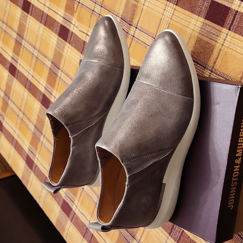 🆕️Johnstpn & Murphy Dakota slip on leather shoes.